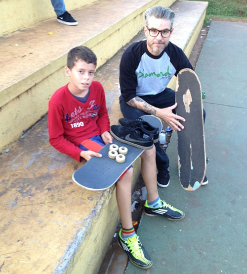 Ryan Clements visitou a pista de Foz, se sensibilizou com a cena local e deixou peças e tênis com um skatista (Street League)