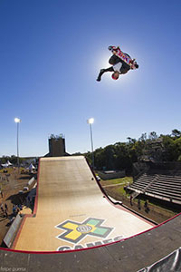 Backside tailgrab em Foz (foto: Felipe Puerta)