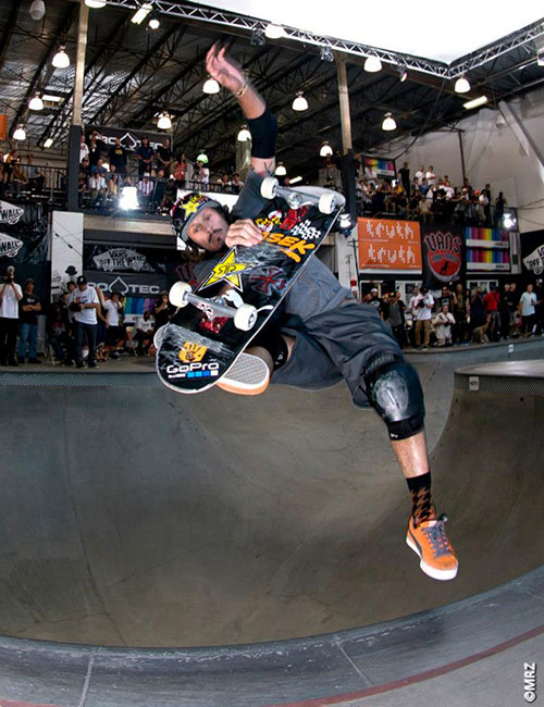 Bucky Lasek, campeão do Pro-Tec Pool Party Profissional aos 40 anos (Cortesia Vans/MRZ)