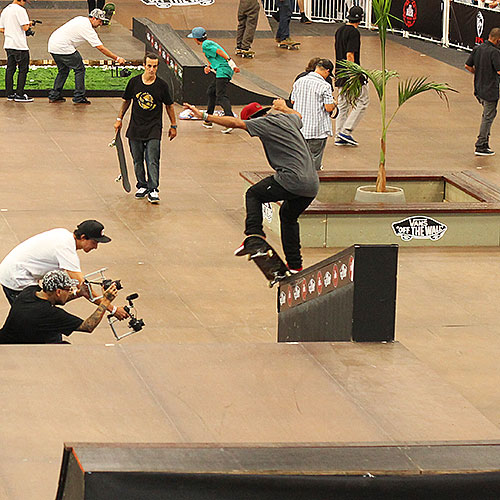 Paulo Galera, flip k grind (foto: Sidney Arakaki)