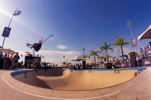 Pedro Barros no bowl de Madureira, no RJ (Divulgação)