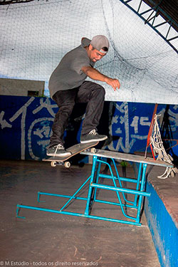 Frontside smithgrind (Arquivo pessoal)