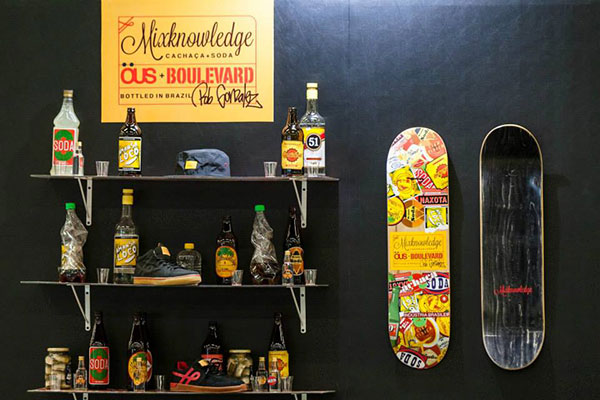 A ÖUS e a Boulevard Skateboards lançaram um colar com deck e tênis assinado pelo skatista profissional norte-americano Rob Gonzalez. (Divulgação) 