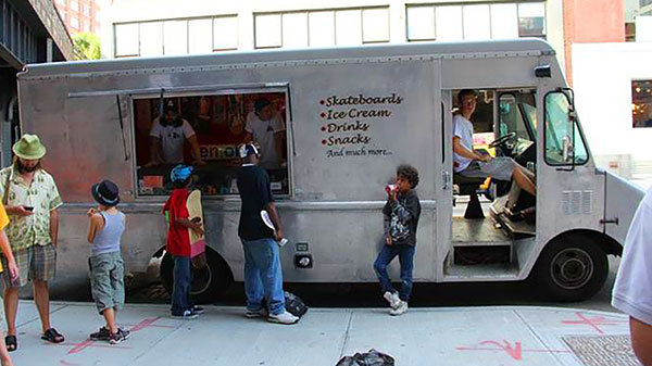 Loja de skate móvel em Nova York. (foto: Sidney Arakaki)