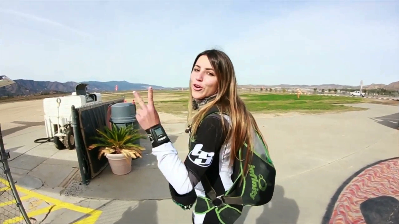 27 LETCIA SKYDIVE SAPO 2