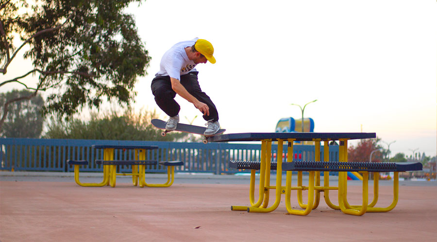 Gerdal backside ollie fakie nosegrind