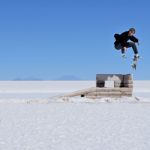 Skate no maior Deserto de Sal do mundo