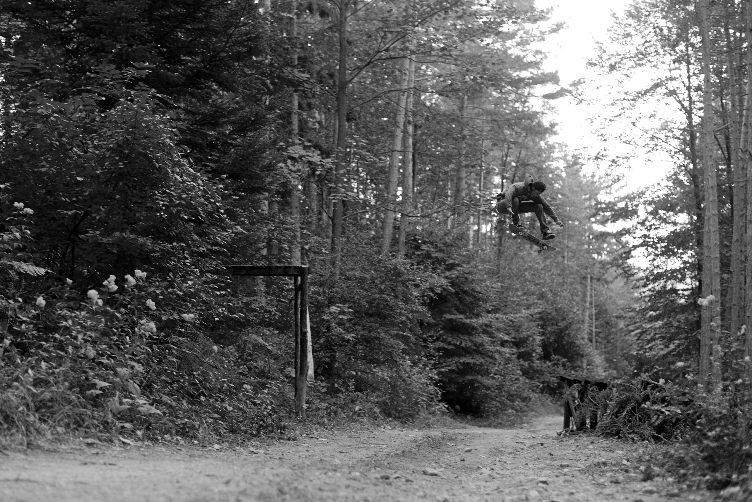 mauro-iglesias-kick-flip-street-gap-BW-magic-forest-julien-deniau Kopie