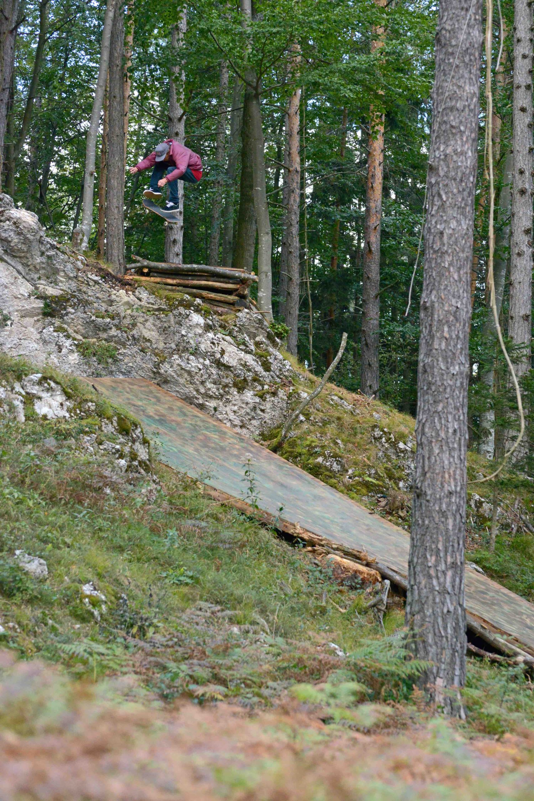 ryan-decenzo-front-nollie-heel-flip-magic-forest-julien-deniau Kopie