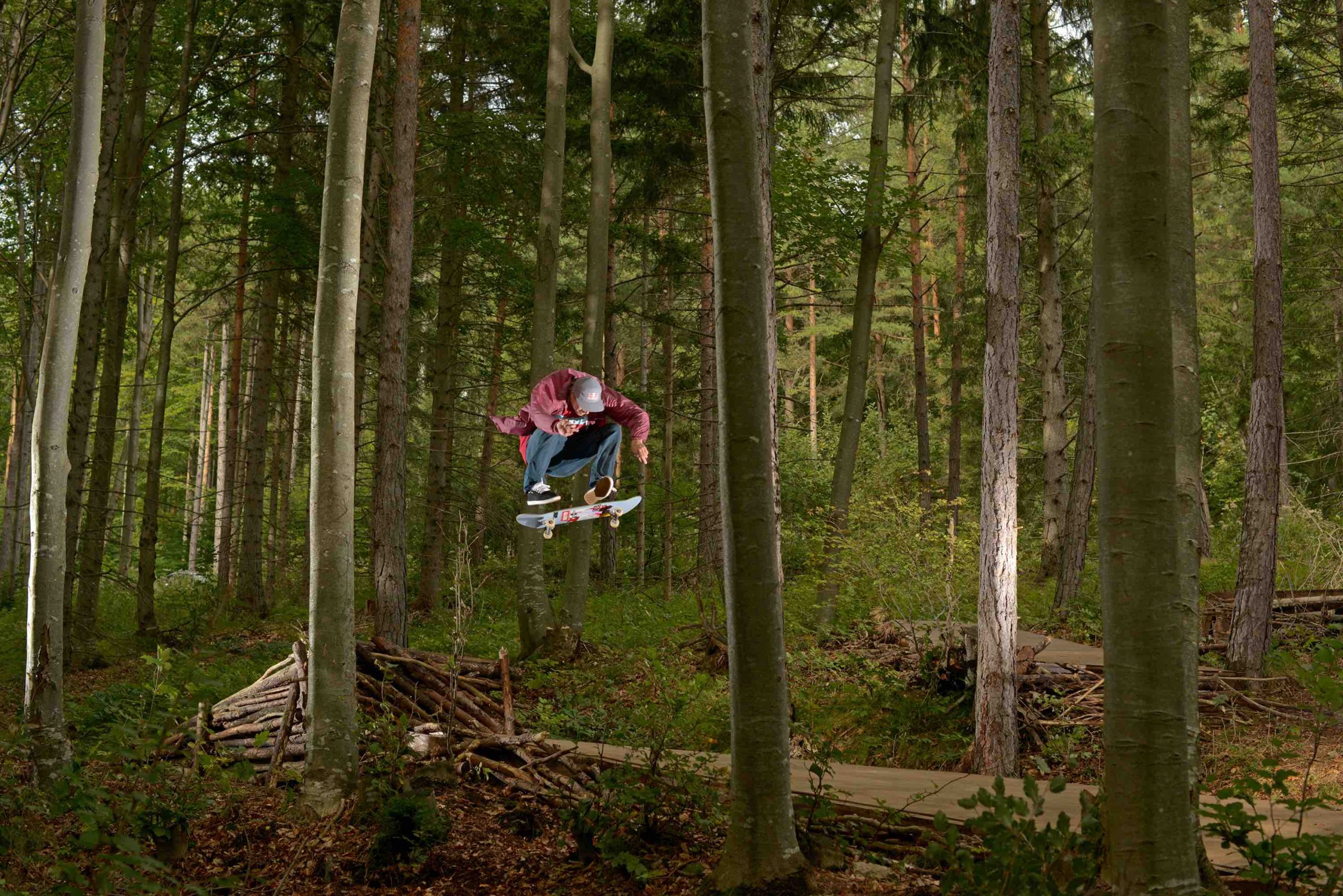 ryan-decenzo-nollie-front-side-heel-flip-magic-forest-julien-deniau Kopie