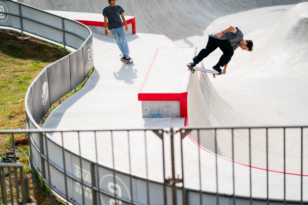 ACOSTA_VPS2019_BRAZIL_WEDPRACTICE_NoahFuzi_BacksideCrailslide_a9_0085 (1)