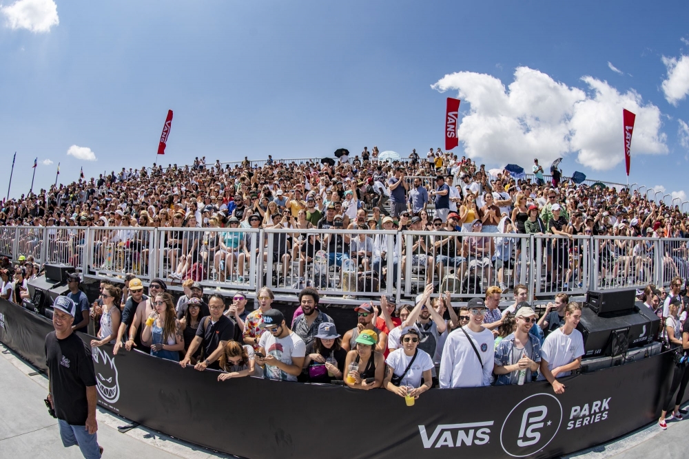 DanMathieu_VPS2019_MTL_Saturday_MenFinals_Crowd_7079