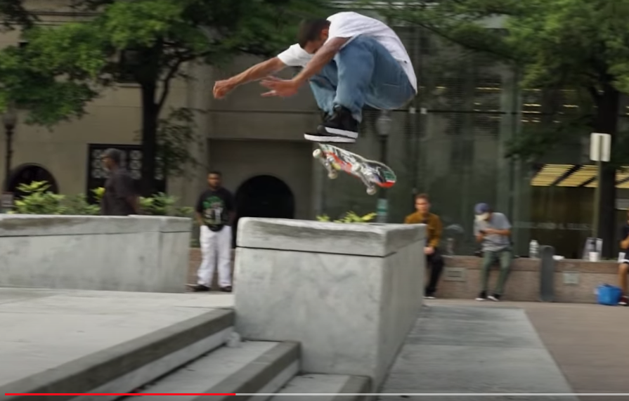 Tiago Lemos e Mark Suciu fazem história com esse vídeo da série Plazacation, da Thrasher, mostrando o Pulaski Park, em Washington.