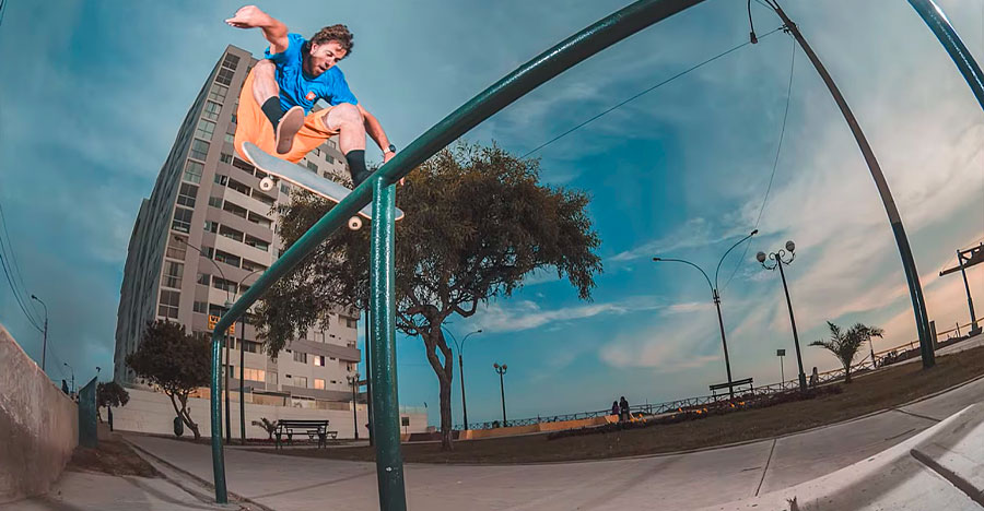 "Ao Acaso", uma turnê de skate pela costa peruana